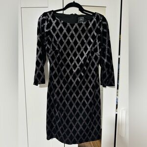 Beautiful dress for a wedding or prom. Fits beautifully